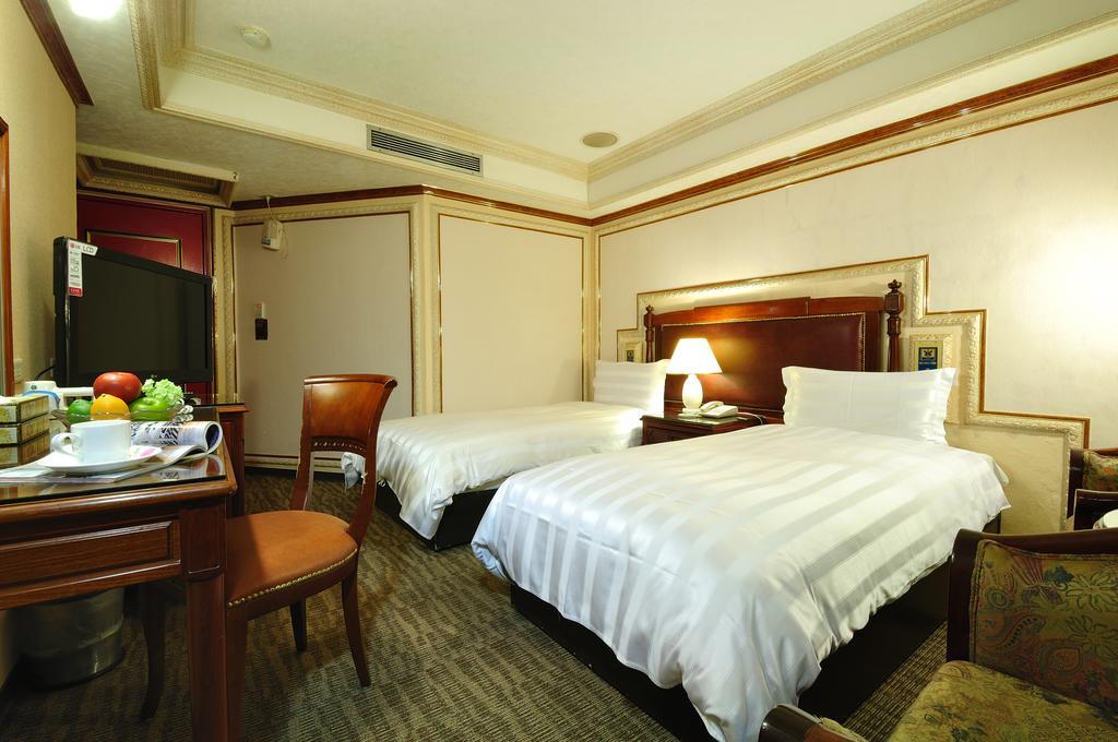 Baron'S Hot Spring Hotel Jiaoxi Exterior photo