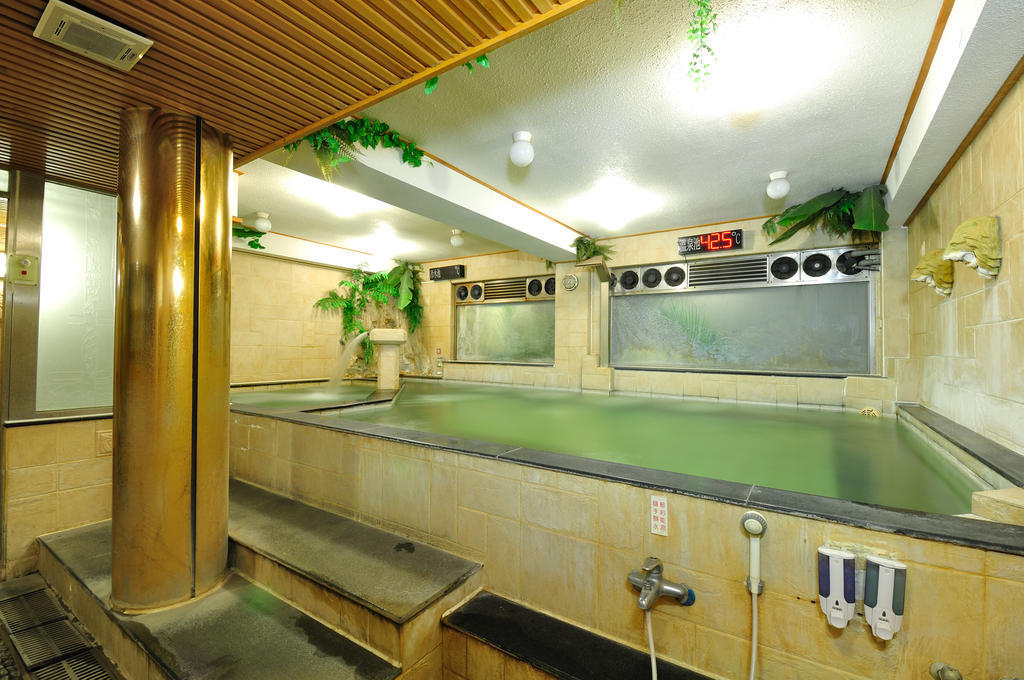 Baron'S Hot Spring Hotel Jiaoxi Exterior photo